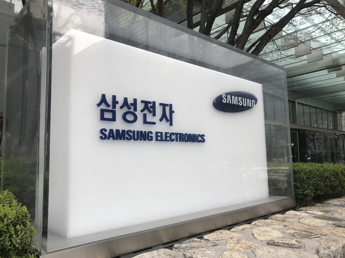 Samsung is ready to release a new storage chip that could bring 100TB SSDs into the mainstream, jumping ahead of competitors in the race for NAND dominance. With the launch of the 430-layer NAND chip, Samsung is poised to shake up the industry.